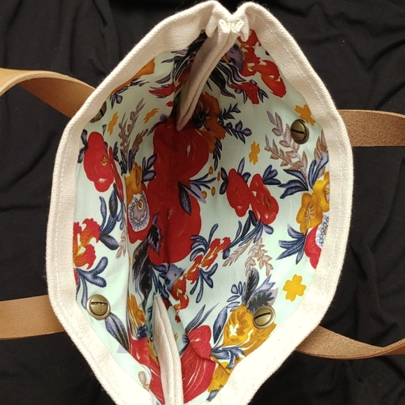 Handmade canvas tote with floral lining and veg tanned leather handles - Picture 2 of 6